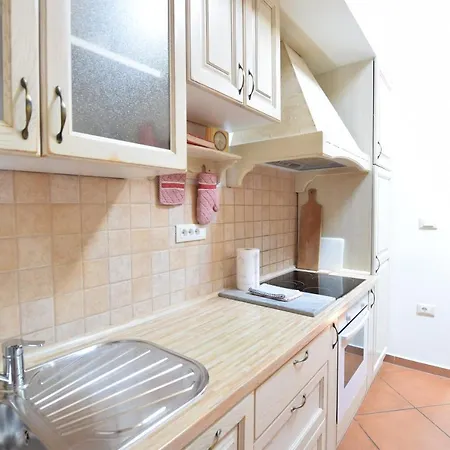 Prices Nini With Refreshing Private Pool, Barbecue,bikes And Much Poreč