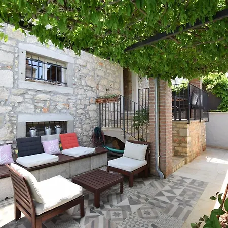 Prices Luxury Nini With Fireplace, Private Pool, Bikes, Barbecue And Much * Poreč