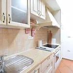 Prices Nini With Private Pool, Barbecue,bike, Fireplace, And Much بوريتش