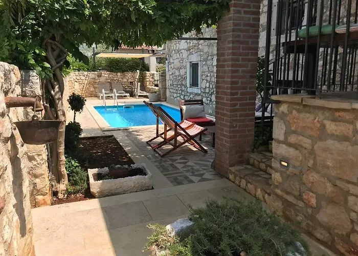 Prices Nini With Private Pool, Barbecue,bike, Fireplace, And Much 빌라